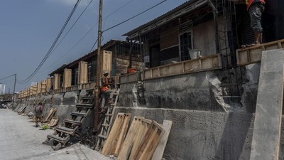 Tanggul Muara Baru Ditinggikan Antisipasi Pasang Air Laut