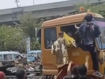 Pelajaran dari Cekcok Konvoi Pengantar Jenazah Tutup Jalan sampai Pukul Sopir Truk