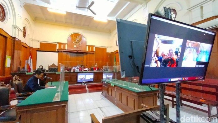Vonis Susanto dokter gadungan PHC Surabaya