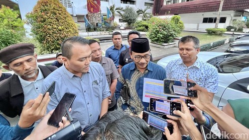 Juru Bicara Pejuang Lahan Mandalika Syamsul Qomar dan Lalu Wirakse saat ditemui usai audiensi dengan Pj Gubernur NTB Lalu Gita Ariadi pada Rabu (4/9/2023) sore di Kantor Gubernur NTB.