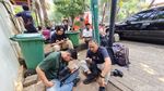 Wartawan Ngemper Nunggu Pertemuan JK dan Puan yang Digelar Tertutup