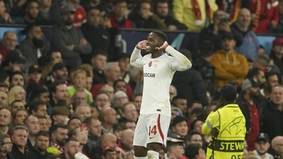 Zaha dan Welbeck, Dua Mantan yang Bikin MU Merana