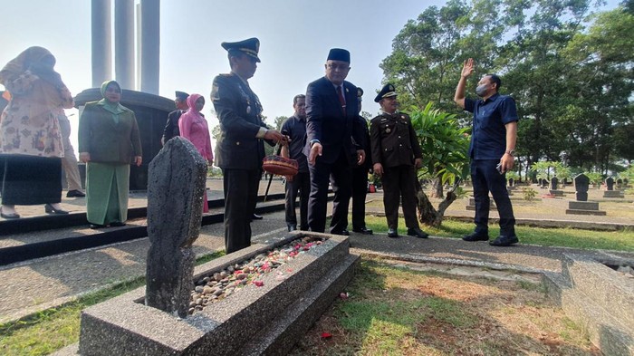 Ziarah di TMP Pondok Rajeg, Bogor (Rizky-detikcom)
