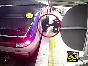 Remaja Iran Tewas Usai Sebulan Koma Akibat Diserang Polisi Moral