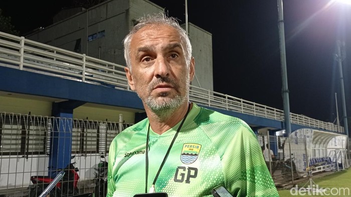 Asisten pelatih Persib Goran Paulic