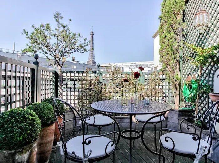 balkon/Agathe Tissier via The Spruce balkon/Agathe Tissier via The Spruce