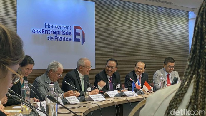 Kepala Otorita IKN Bambang Soesantono akan menghadiri Business Forum Indonesia - France 2023 di Paris. Ia mengajak pengusaha Prancis investasi di IKN.