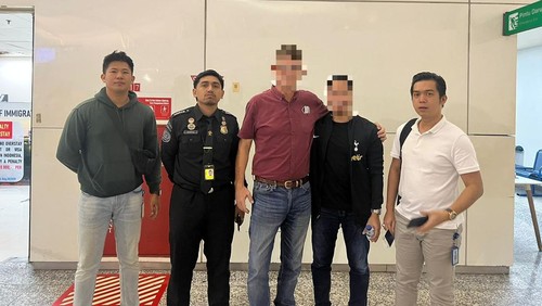 Bule Australia dideportasi ke negaranya setelah jalani hukuman di Lapas Kerobokan, Kamis (5/10/2023).