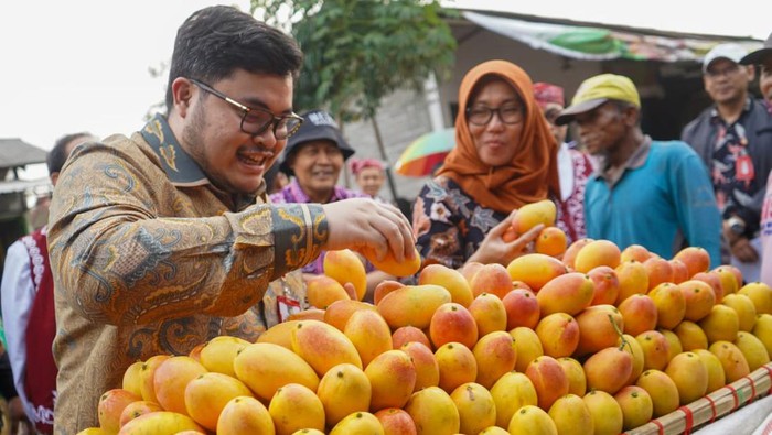 Bupati Kediri Hanindhito Himawan Pramana