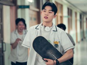 Aktor Choi Hyun Wook Minta Maaf soal Buang Puntung Rokok Sembarangan