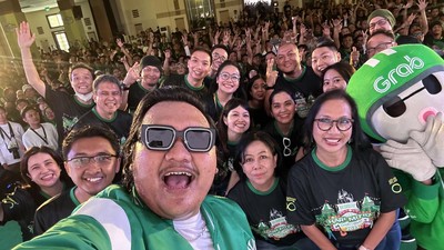 Dana Tunai hingga Beasiswa untuk Puluhan Ribu Mitra Grab-OVO