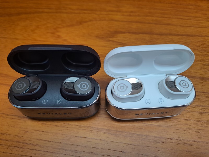 Devialet baru saja meluncurkan earbuds Gemini II. Salah satu variannya, Opera, memiliki lapisan emas 22 karat. Berapa harganya?