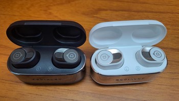 Devialet Adaptive Noise Cancellation menjadi unggulan yang dibawa earbuds ini. Pengguna bisa lebih terkoneksi dengan audio yang didengarkan dengan pengurangan noise yang jauh lebih besar dari generasi sebelumnya. Foto: Aisyah/detikINET