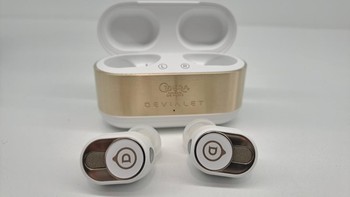 Devialet Adaptive Noise Cancellation didukung oleh struktur mikrofon ganda hibrida dan filter digital yang menggunakan teknologi IDC (Internal Delay Compensation) yang sudah ada. Foto: Aisyah/detikINET