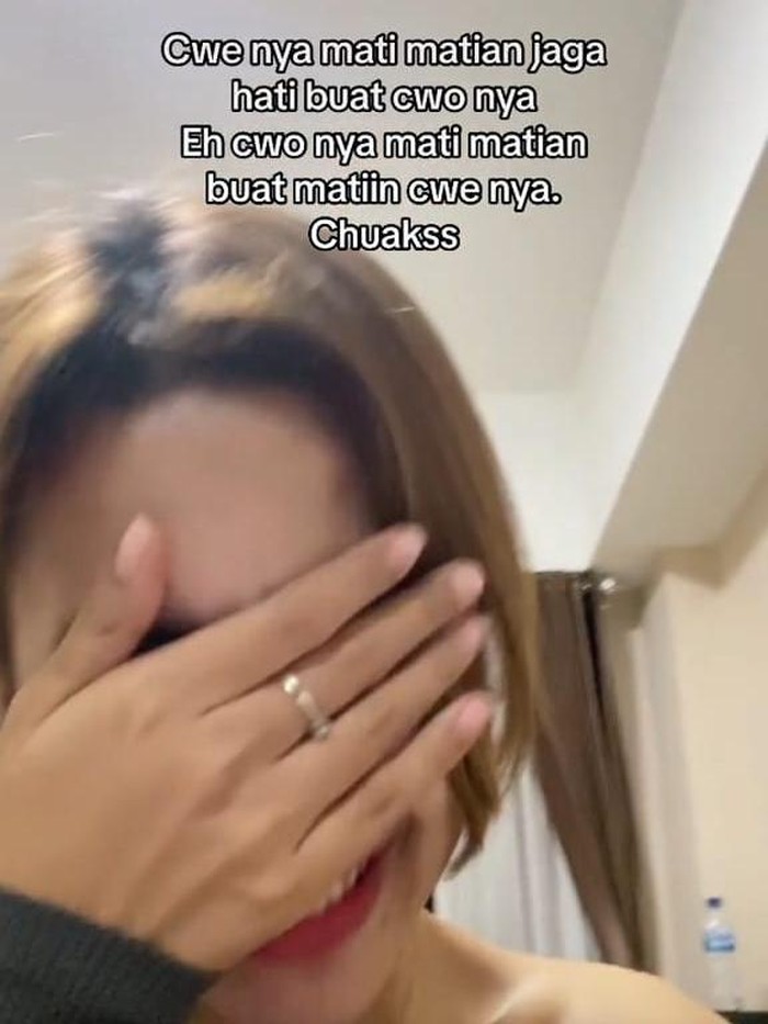 Dini korban tewas diduga dianiaya kekasih di Blackhole KTV Surabaya