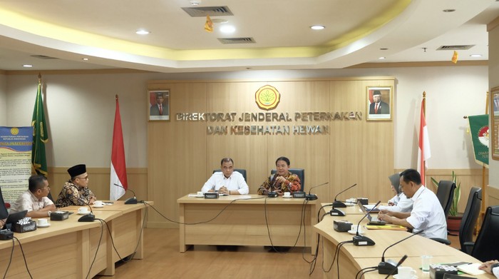 Dirjen PHU Hilman Latief dalam pertemuan dengan Dirjen Peternakan dan Kesehatan Hewan Kementerian Pertanian.