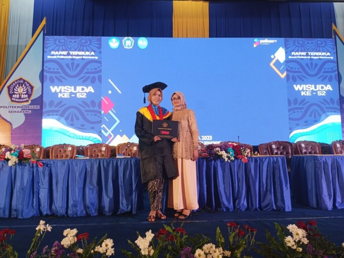 Embun, Wisudawan Terdisiplin Polines