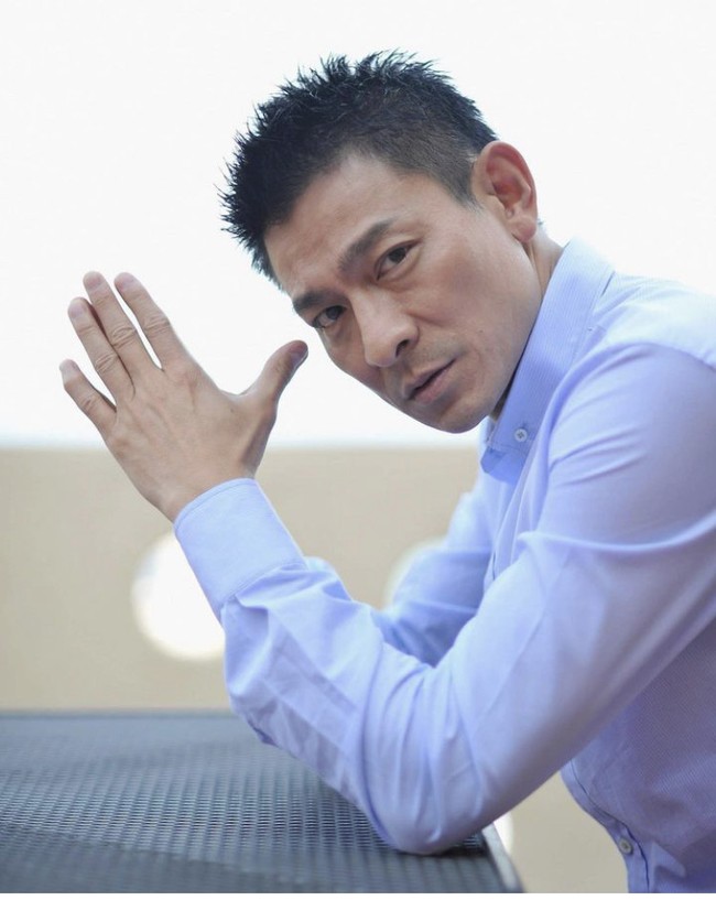 Meskipun sudah memasuki kepala enam, Andy Lau masih terlihat wara-wiri di layar membintangi sejumlah film. Menjaga pola makan adalah kunci dirinya hidup sehat dan tampak bugar. Foto: Dok. Instagram @andylauox