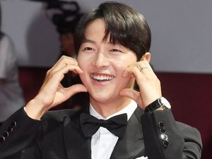 Song Joong Ki Fix Main Drakor Baru Arahan Sutradara Yumis Cells