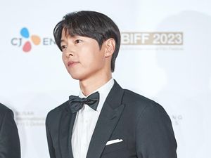 Song Joong Ki Diincar Bintangi MY YOUTH