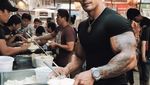 Intip Teknologi AI Ciptakan Foto Selebriti Ternama Jualan Makanan Kaki Lima