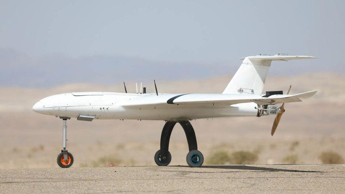 Iran Gelar Latihan Drone Tempur Besar-besaran, Bikin Rusia Kepo A drone is launched during a military exercise in an undisclosed location in Iran, in this handout image obtained on October 4, 2023. Iranian Army/WANA (West Asia News Agency)/Handout via REUTERS ATTENTION EDITORS - THIS PICTURE WAS PROVIDED BY A THIRD PARTY. QUALITY FROM SOURCE.