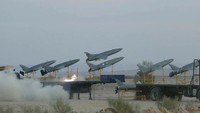 Militer Iran menggelar latihan drone gabungan berskala besar ke seluruh negeri.  