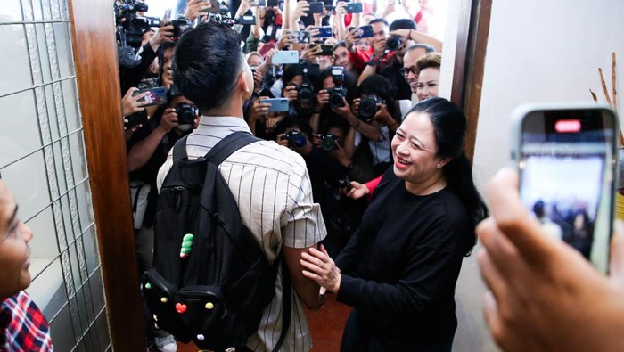 Kaesang pakai ransel hitam bertemu Puan. (dok. PSI).