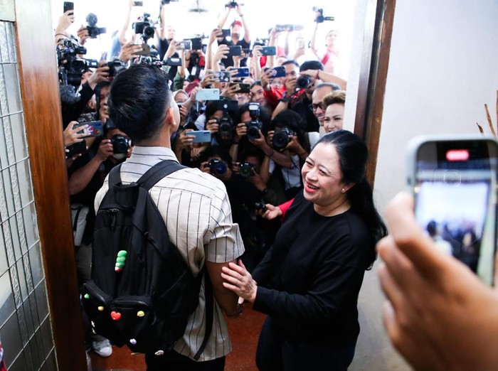Kaesang pakai ransel hitam bertemu Puan. (dok. PSI).