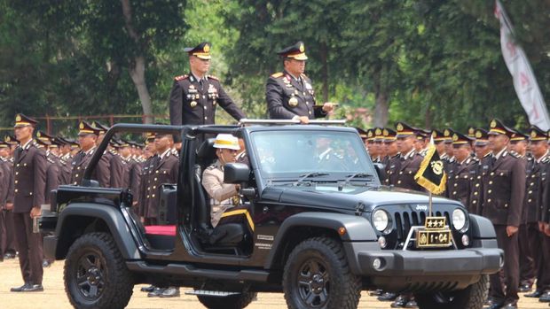 Kalemdiklat Polri Komjen Pol Purwadi Arianto melantik 2.176 perwira Polri.