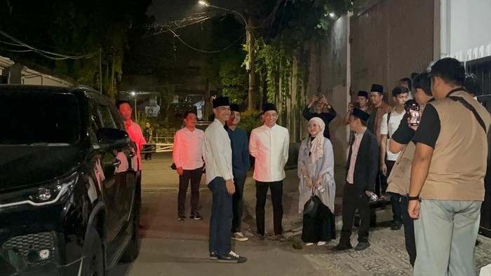 Ketua Umum PSI Kaesang Pangarep berkunjung ke kediaman Ketua Umum Pengurus Besar Nahdlatul Ulama (PBNU) Yahya Cholil Staquf alias Gus Yahya, di kawasan Menteng, Jakarta Pusat.