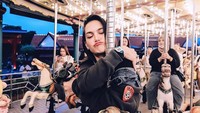 Iya, kita memang temenan. Sudah lama, sudah tahunan, ucap Kia Poetri saat ditemui di kawasan Jakarta, belum lama ini. Foto: instagram Kia Poetri
