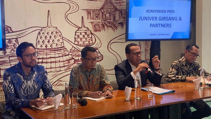 Kuasa hukum, Juniver Girsang