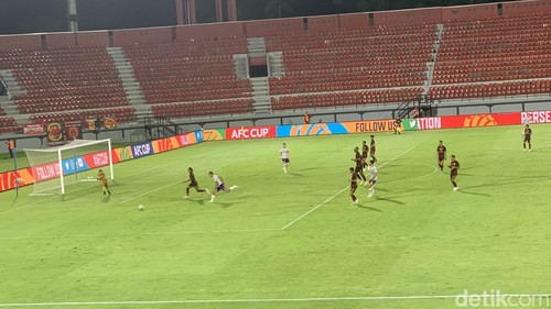 Laga PSM melawan Sabah FC di Stadion Kapten I Wayan Dipta, Kamis malam (5/10/2023).