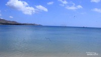 Pemandangan hamparan samudera yang dimiliki oleh Pantai Kemos.