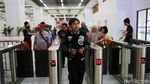 Melihat Antusias Warga Jajal Kereta Cepat Jakarta-Bandung