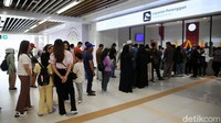Di awal operasional, kereta ini masih digratiskan hingga pertengahan Oktober.   