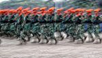 Melihat Defile Pasukan saat HUT ke-78 TNI di Monas
