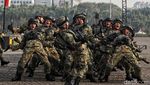 Melihat Defile Pasukan saat HUT ke-78 TNI di Monas