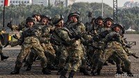 HUT ke-78 TNI mengusung tema TNI Patriot NKRI: Pengawal Demokrasi untuk Indonesia Maju.  