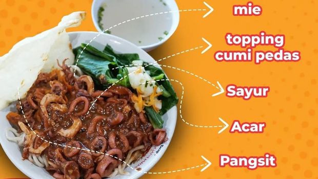 Berbeda dengan kuliner mi pada umumnya, Mie Ayam & Cumi Cak Mad merupakan salah satu outlet mi ayam dengan topping cumi pedas maupun cumi hitam, yang terinspirasi dari hidangan mi khas Thailand. Selain itu, terdapat menu baru yaitu mie udang dan mie kerang saos padang.