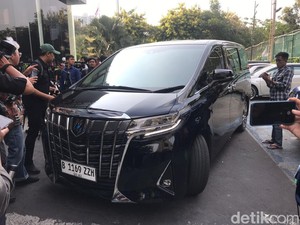 Eks Mentan SYL Diduga Cicil Alphard Pakai Uang Korupsi, Emang Berapa Harganya?