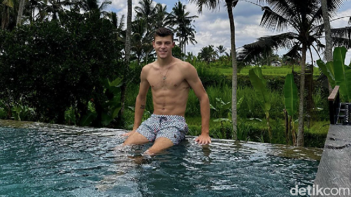 Pebalap MotoGP liburan di Bali.