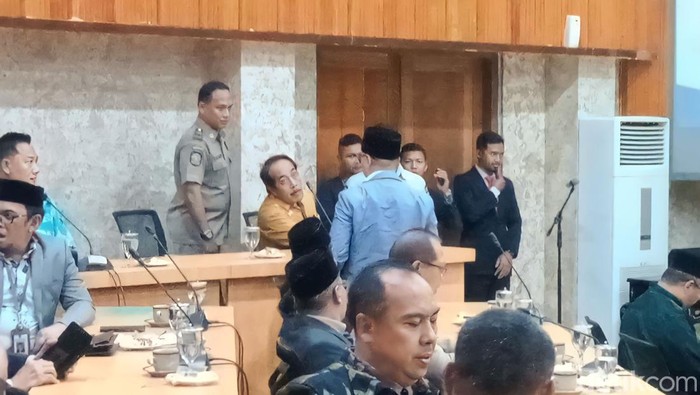 Momen Karo Administrasi Pembangunan NTB Lalu Abdul Wahid diusir dari ruangan oleh Pj Gubernur NTB pada Kamis siang (5/9/2023).