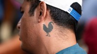 Donato Zamora menjalankan arena sabung ayam ‘palenque’ di kota La Libertad, dan dia mengatakan kritik terhadap sabung ayam adalah hal yang salah. Zamora membela sabung ayam dan mengatakan itu adalah bagian dari tradisi leluhurnya.