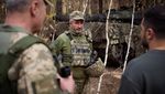 Potret Zelenskyy Kunjungi Garis Depan Perang di Ukraina Timur