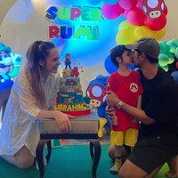 Belakangan Anne dan Arya memang sudah jarang terlihat bersama. Setelah rumah tangganya digosipkan retak, Anne sendiri memutuskan mengubah penampilannya dan tak lagi berhijab. Foto: Instagram/@anneofficial1990