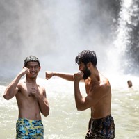 Biasanya kerap mengunggah momen kebersamaannya dengan Wulan Guritno, kini Sabda terlihat hanya mengunggah foto-foto liburannya sendiri. Selain itu dirinya juga membatasi kolom komentar di unggahan-unggahannya. Foto: Instagram/@sabdaahessa