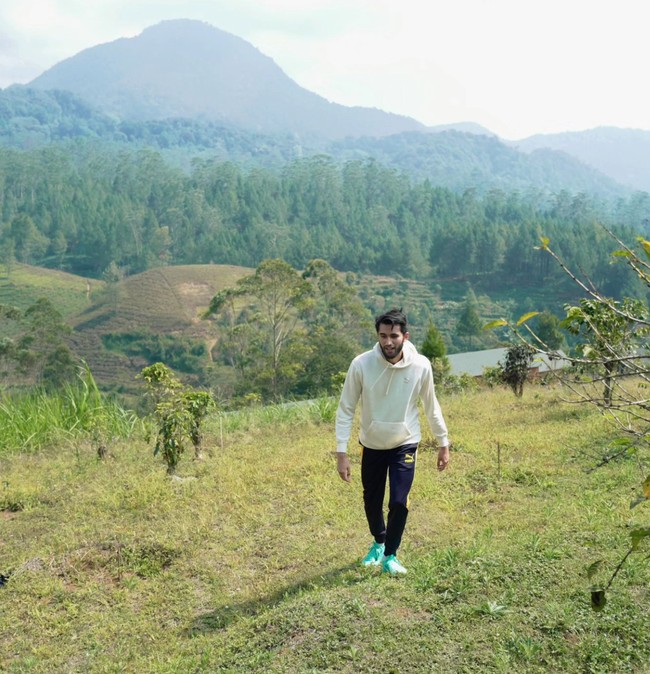 Penampilan terbaru Sabda Ahessa cukup mencuri atensi. Kini dirinya terlihat makin brewokan dengan jenggot yang lebih tebal. Foto: Instagram/@sabdaahessa