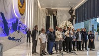 Surya Paloh telah menerima laporan dari Menteri Pertanian Syahrul Yasin Limpo yang dikabarkan menjadi tersangka di KPK. Surya Paloh telah meminta SYL menghadap Presiden Joko Widodo (Jokowi) untuk mengajukan pengunduran diri.  
